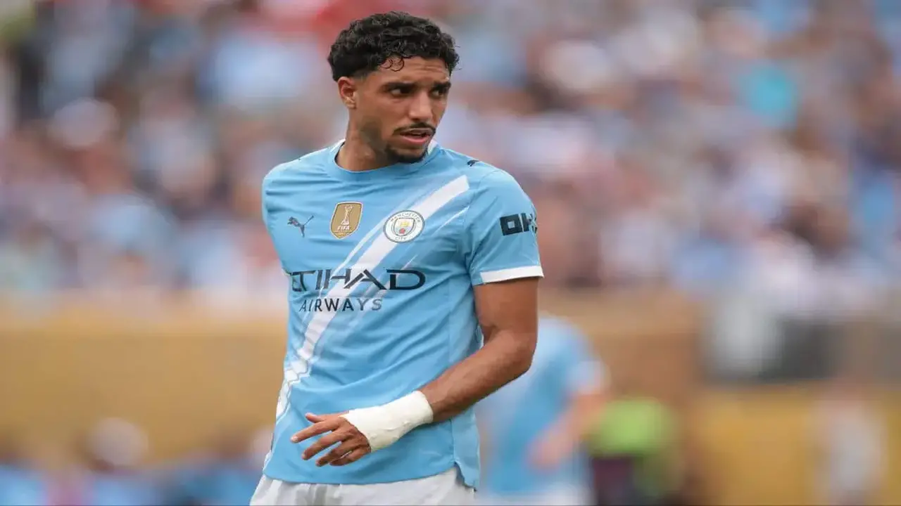 مرموش يستطلع رأي نجم مانشستر سيتي السابق بشأن الانتقال للدوري التركي